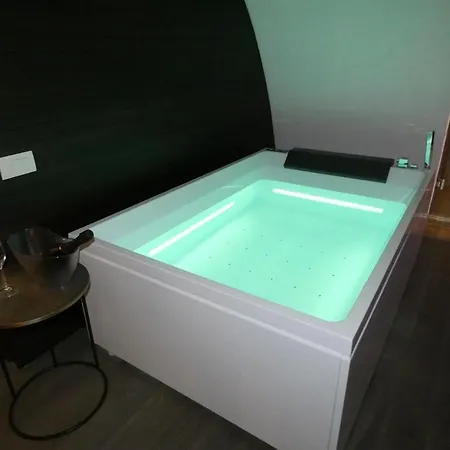 Nicolaus Suite Wellness Experience Bari Exterior foto